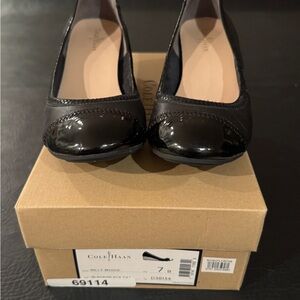 COLE HAAN Women's Black Wedge Shoes with NIKE soles! NEW in BOX. Size 7